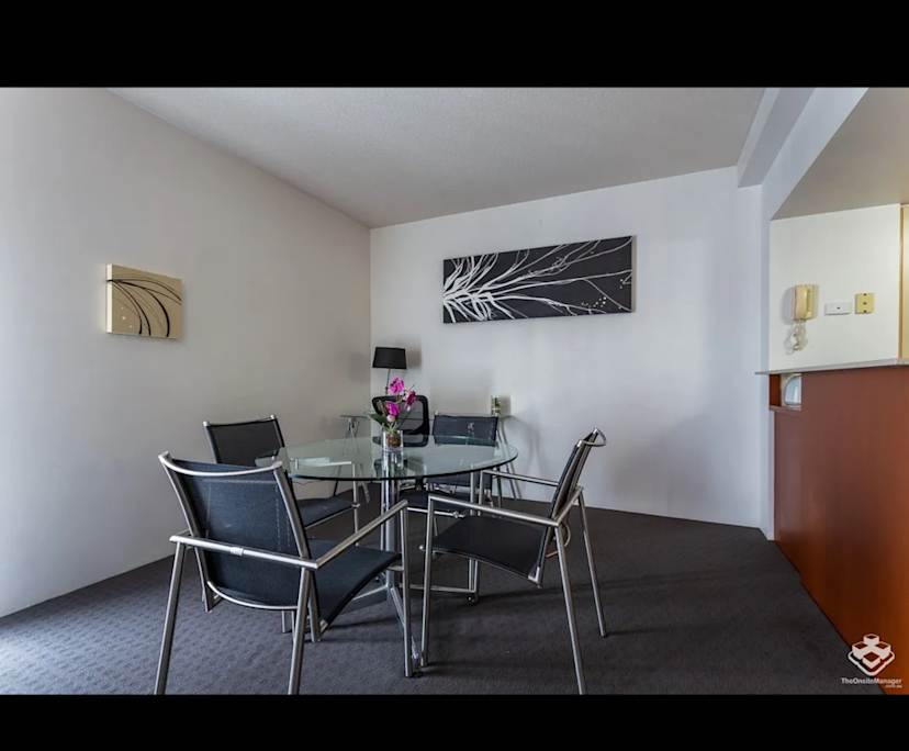 $355, Flatshare, 2 bathrooms, Spring Hill QLD 4000