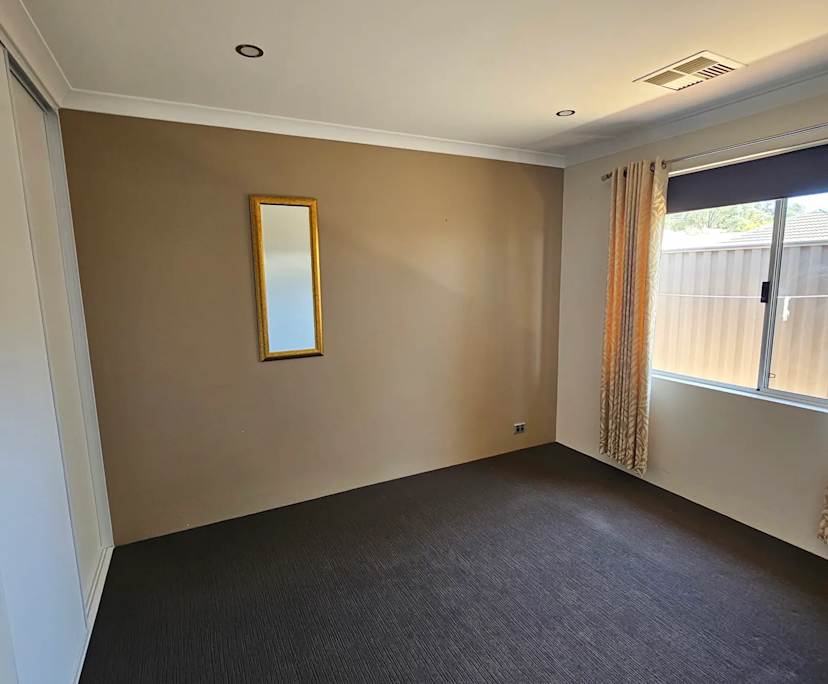 Unfurnished room in a share house