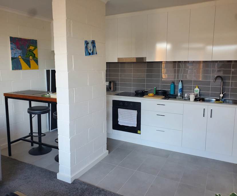 $525, 1-bed, 1 bathroom, Middle Park VIC 3206