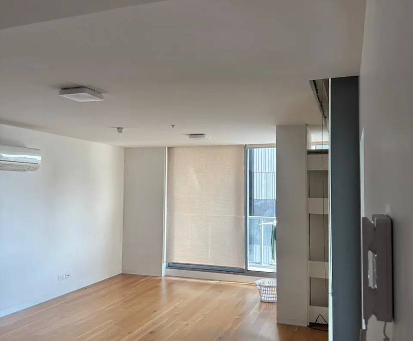 Furnished room with ensuite in a flatshare