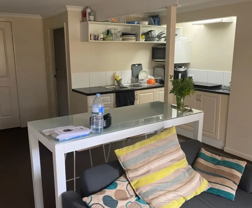 $270, Share-house, 4 bathrooms, Broadbeach Waters QLD 4218