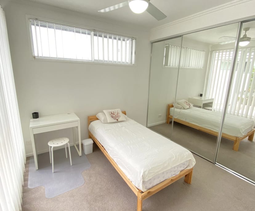 $350, Student-accommodation, 3 bathrooms, Robina QLD 4226