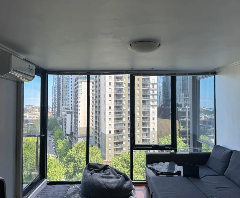 Furnished room in a flatshare