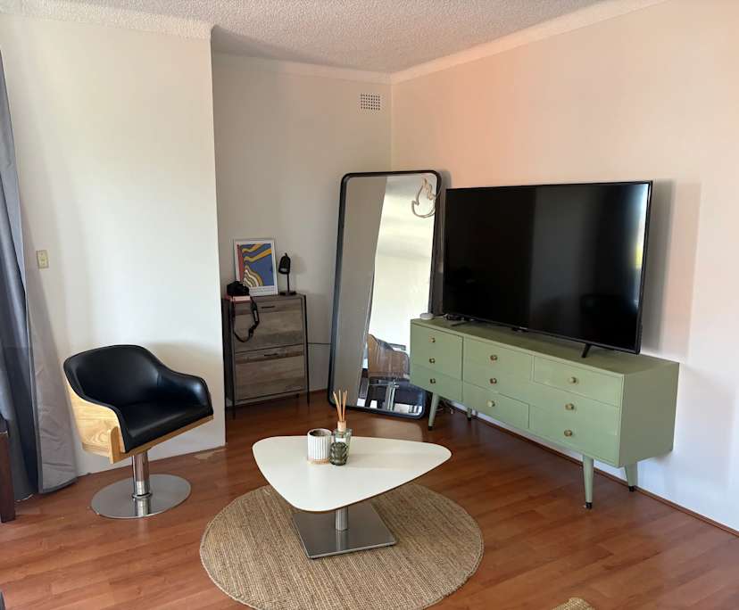 Unfurnished room in a flatshare