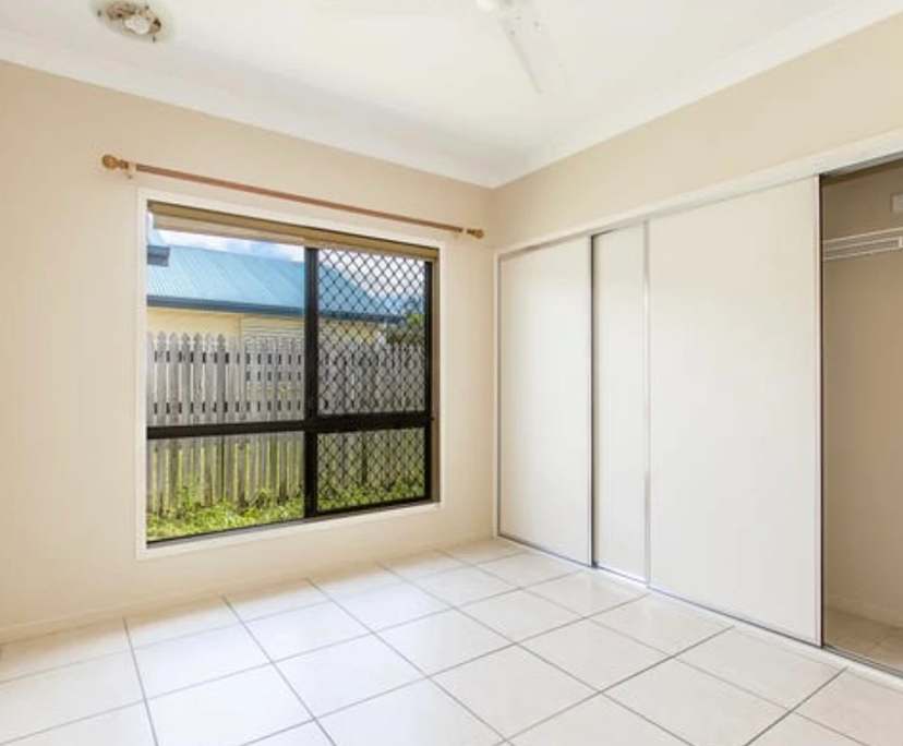 Room in a share house