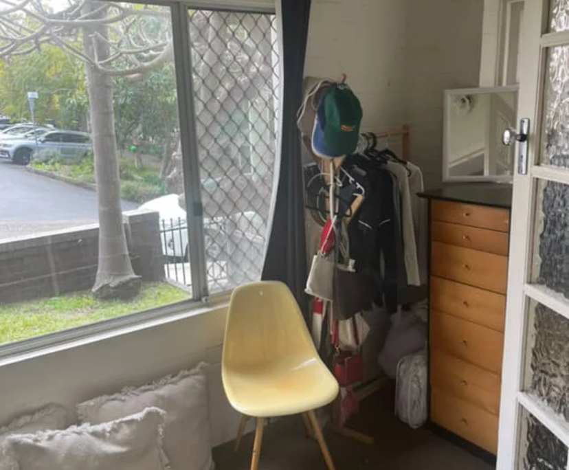 Furnished room in a flatshare