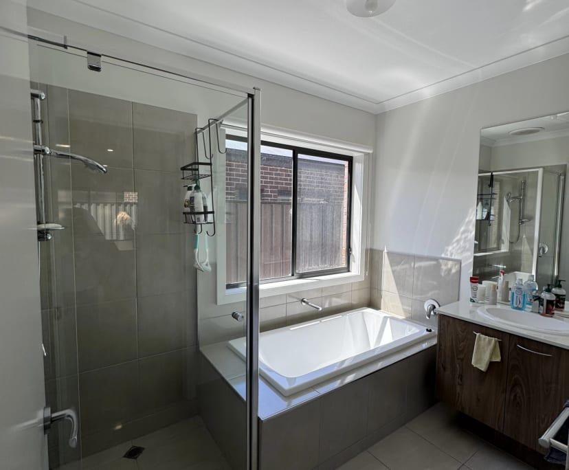 $350, Share-house, 3 bathrooms, Kalkallo VIC 3064