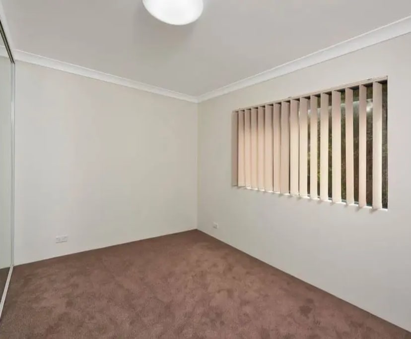 Unfurnished room in a flatshare