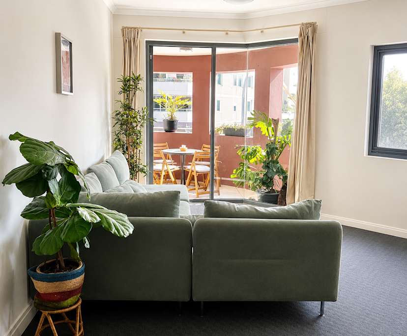 Furnished room in a flatshare
