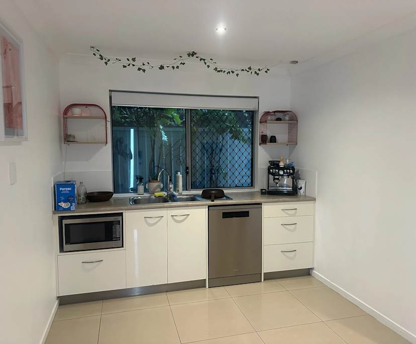 $500, Flatshare, 3 bathrooms, Palm Beach QLD 4221
