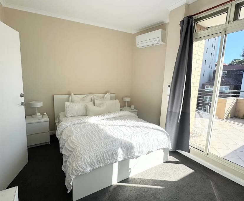 Furnished room in a flatshare