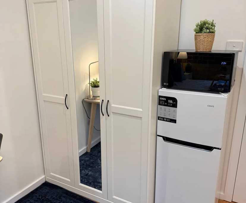 $350, Share-house, 6 bathrooms, Pakenham VIC 3810