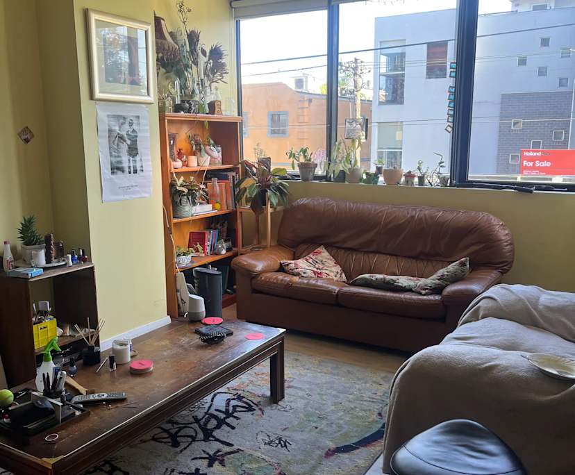 Furnished room in a flatshare