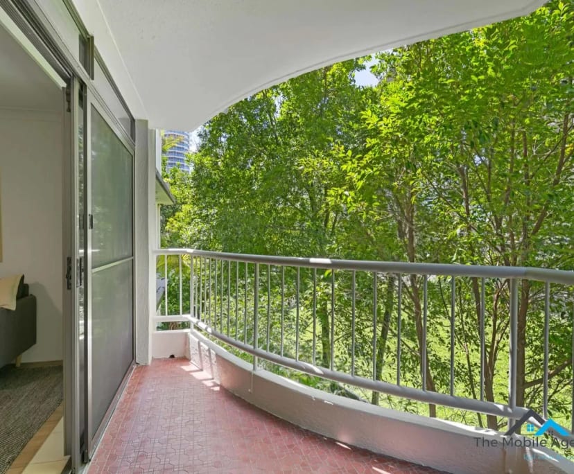 $450, Flatshare, 2 bathrooms, Surfers Paradise QLD 4217