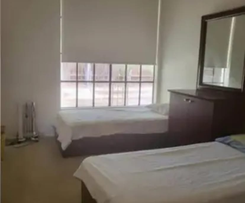 Furnished room in a flatshare