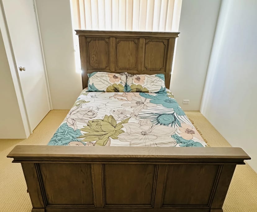 Room in a share house
