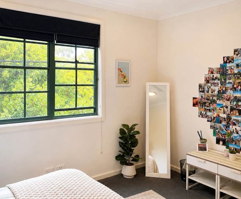 Furnished room in a share house