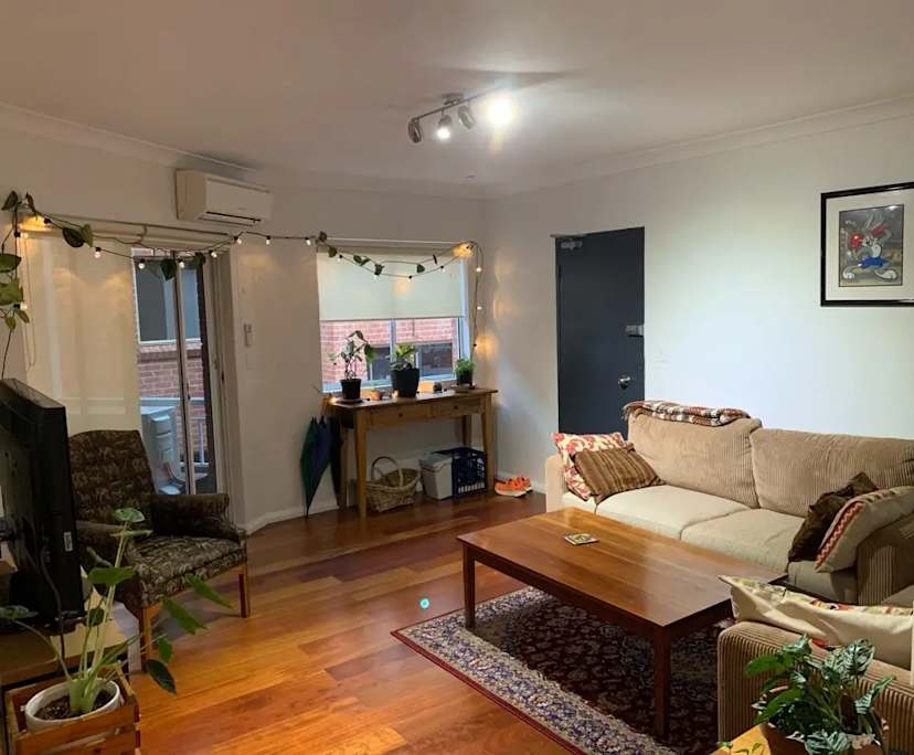 Unfurnished room in a flatshare