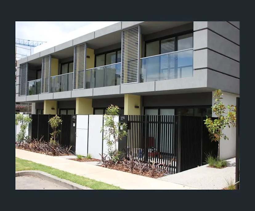 Unfurnished room in a flatshare