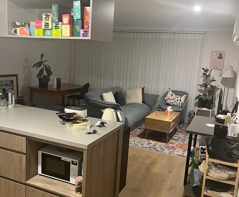 Unfurnished room with ensuite in a flatshare