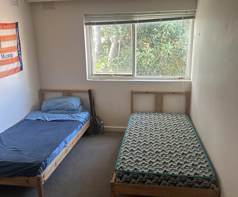 Furnished room in a flatshare