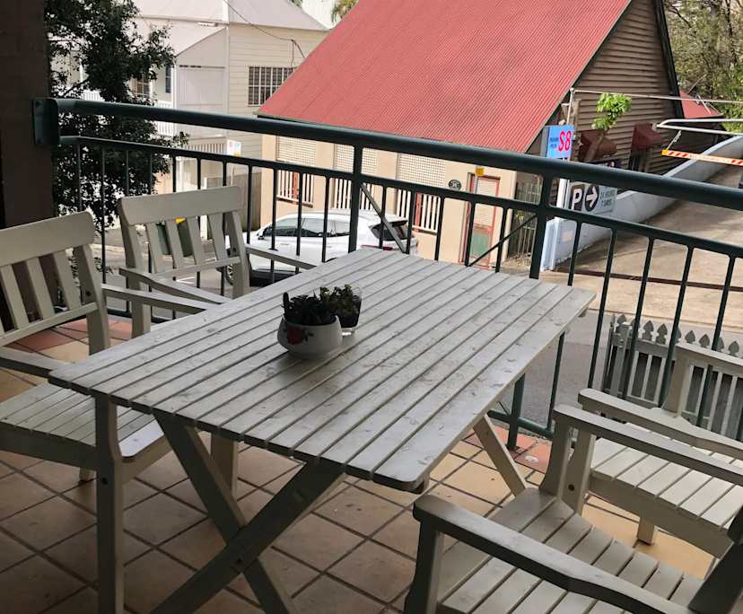 $350, Share-house, 6 bathrooms, Spring Hill QLD 4000