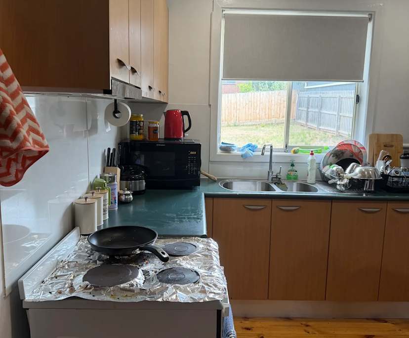 $240, Share-house, 3 bathrooms, Bell Post Hill VIC 3215