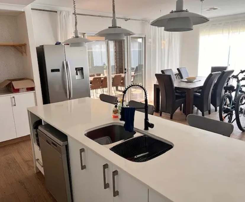 $300, Share-house, 4 bathrooms, Singleton WA 6175