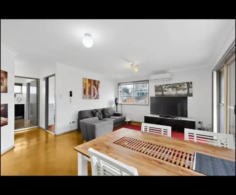 $350, Flatshare, 2 bathrooms, Kangaroo Point QLD 4169