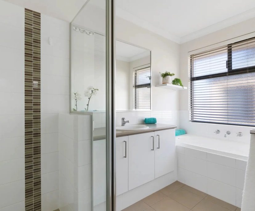 $375, Share-house, 3 bathrooms, Innaloo WA 6018