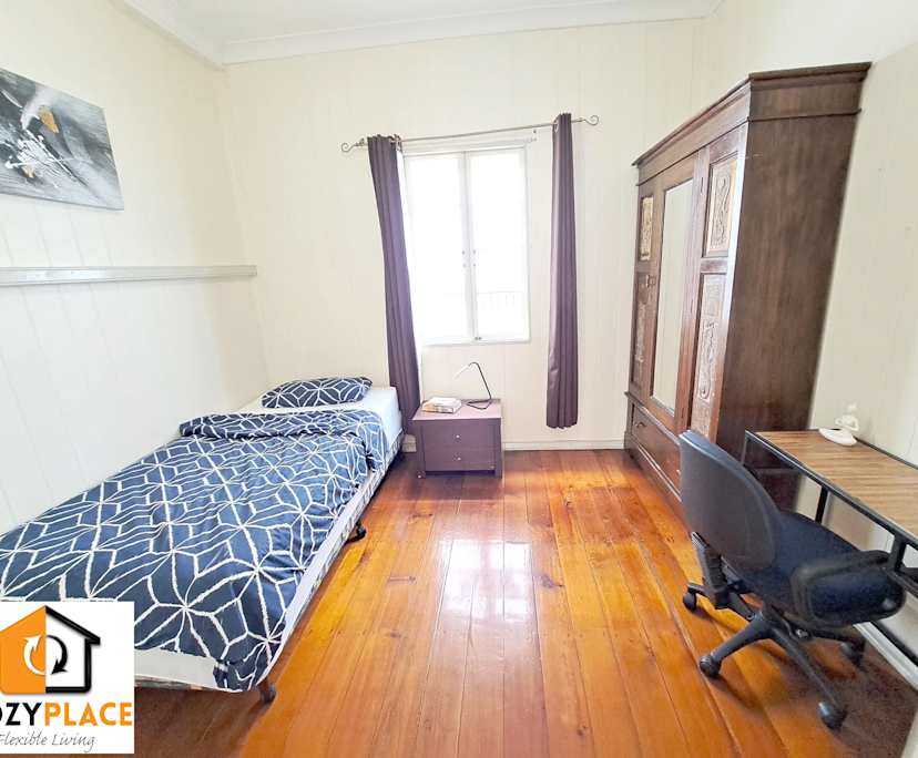 Furnished room in a share house