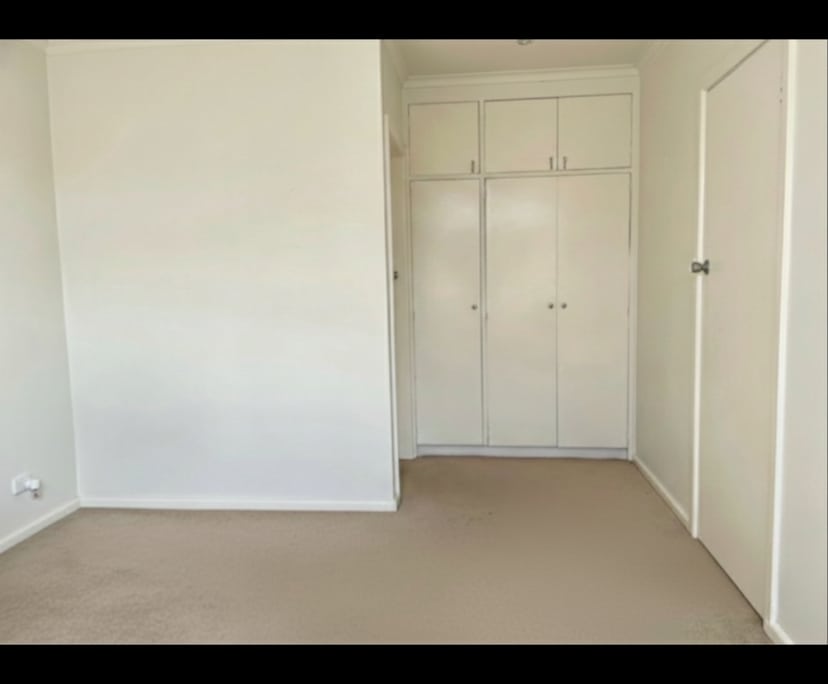 Furnished room with ensuite in a flatshare