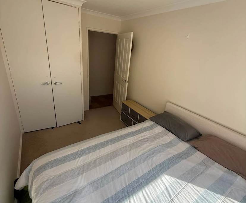 Room in a share house