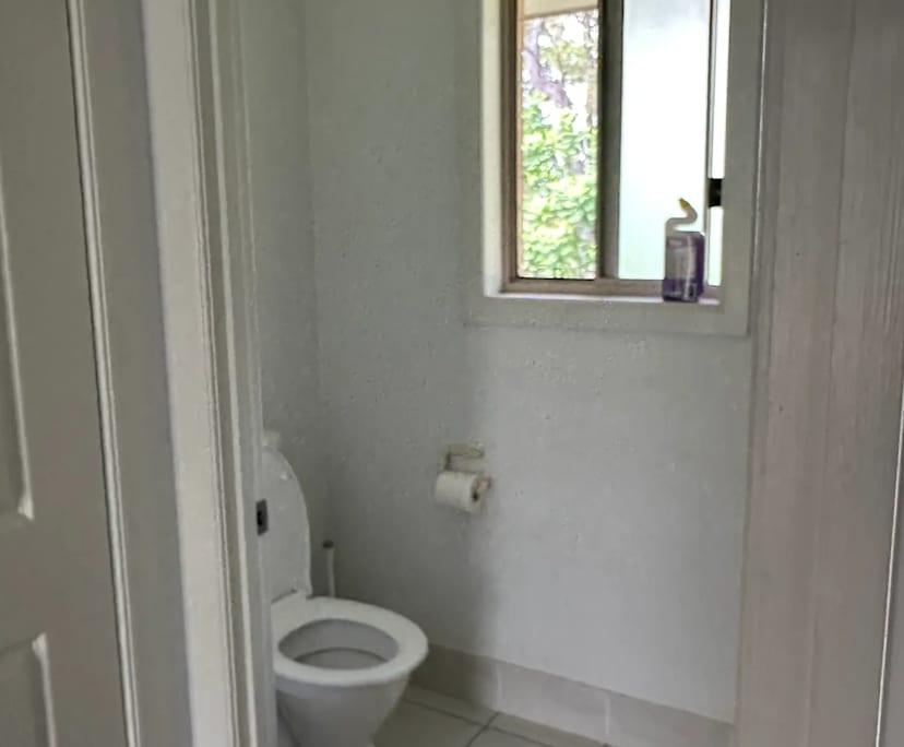 $350, Share-house, 4 bathrooms, Molendinar QLD 4214