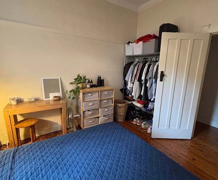 Room in a share house