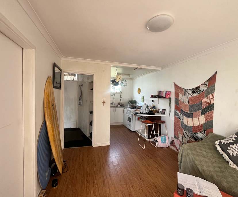 $300, 1-bed, 1 bathroom, Merewether NSW 2291