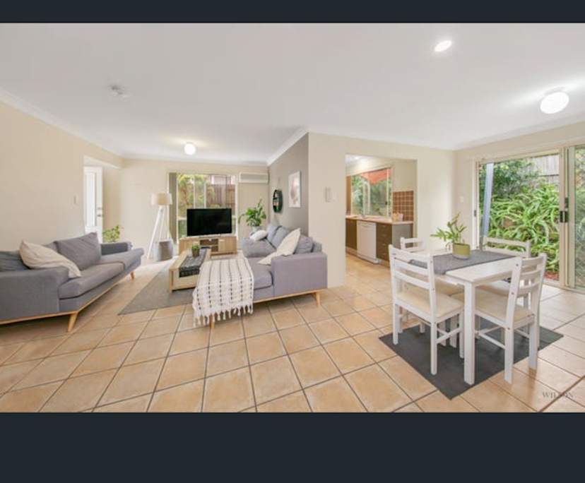 $350, Share-house, 3 bathrooms, Wynnum West QLD 4178