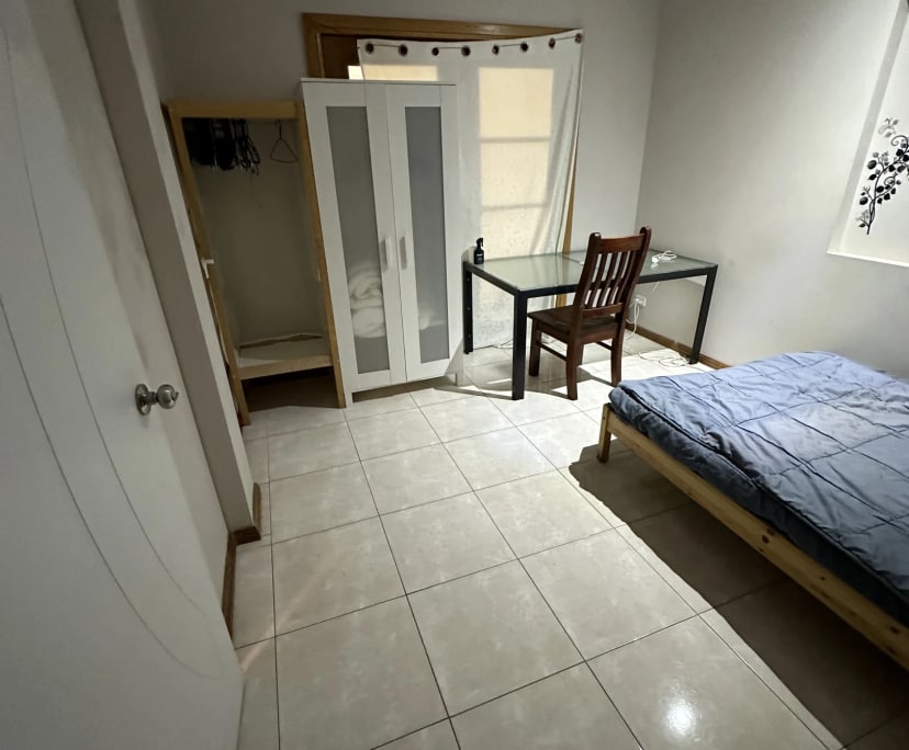 Furnished room with own bathroom
