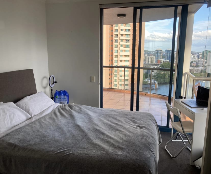 $490, Flatshare, 3 bathrooms, Brisbane City QLD 4000