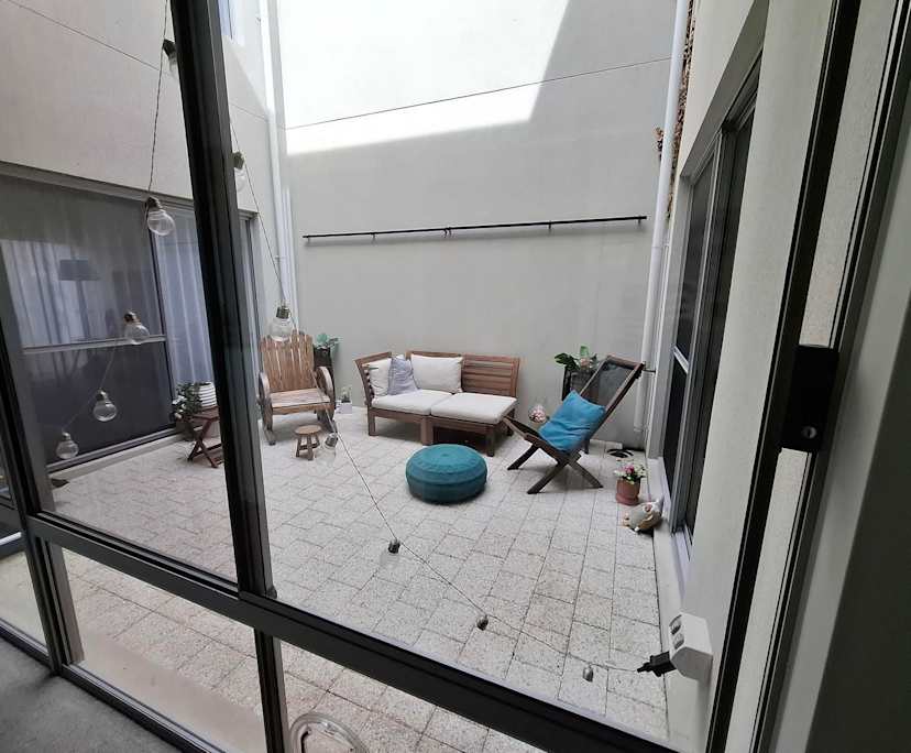 $350, Share-house, 3 bathrooms, Treeby WA 6164