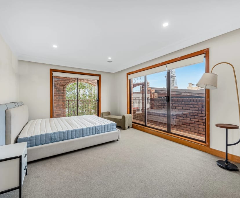 Furnished room in a flatshare