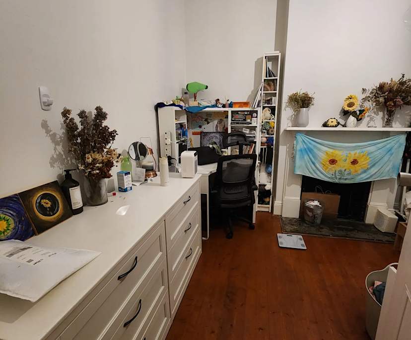 Furnished room in a share house