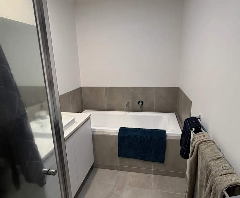Unfurnished room in a share house