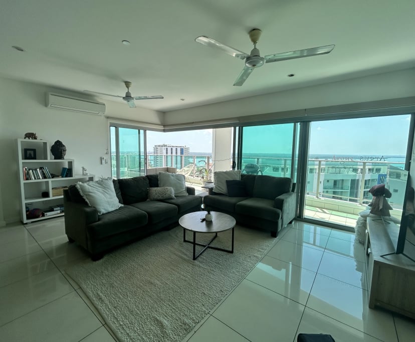 Furnished room in a flatshare