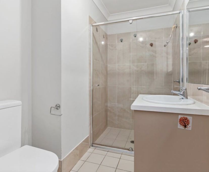 Unfurnished room with ensuite in a flatshare