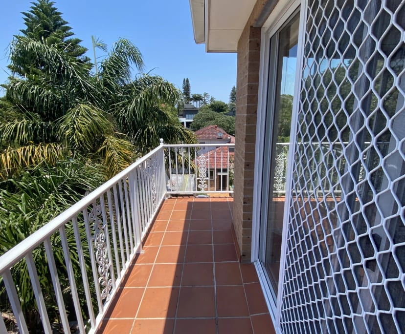 Furnished room in a flatshare