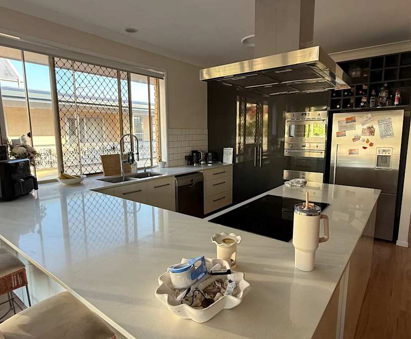 $320, Share-house, 5 bathrooms, Burleigh Heads QLD 4220