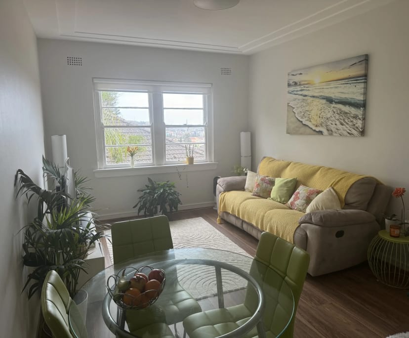 Whole property with 1 room for rent