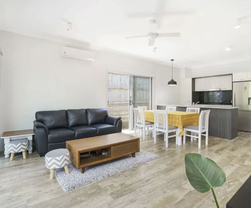 Room for Rent in Parkinson, Brisbane 400, Furnish...