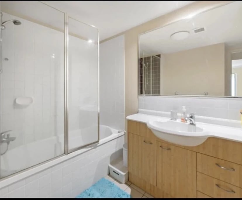 $400, Flatshare, 2 bathrooms, Mermaid Beach QLD 4218